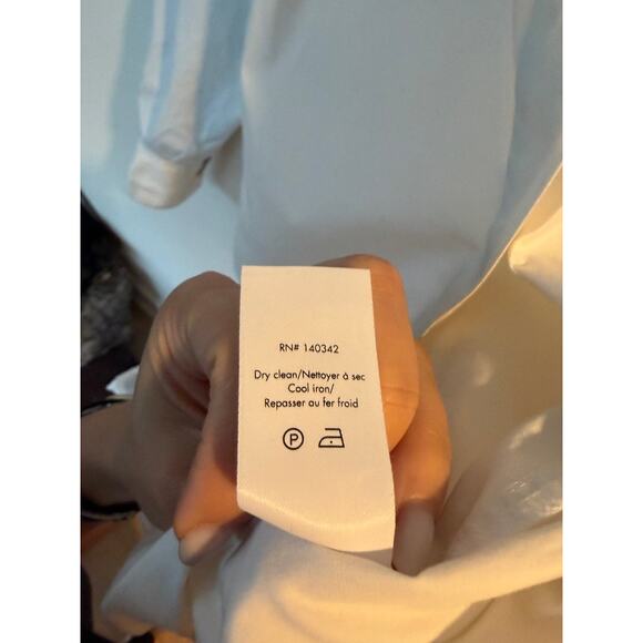 Elizabeth and James White Toggle-Cuff Stretch Cotton Shirt – XS - Picture 7 of 7